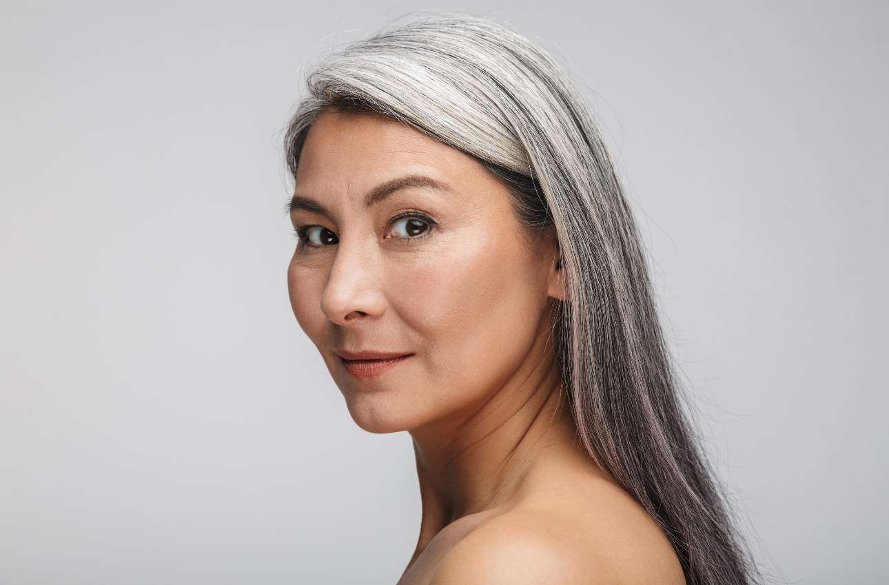 How to Blend Highlights and Lowlights for Gray Hair